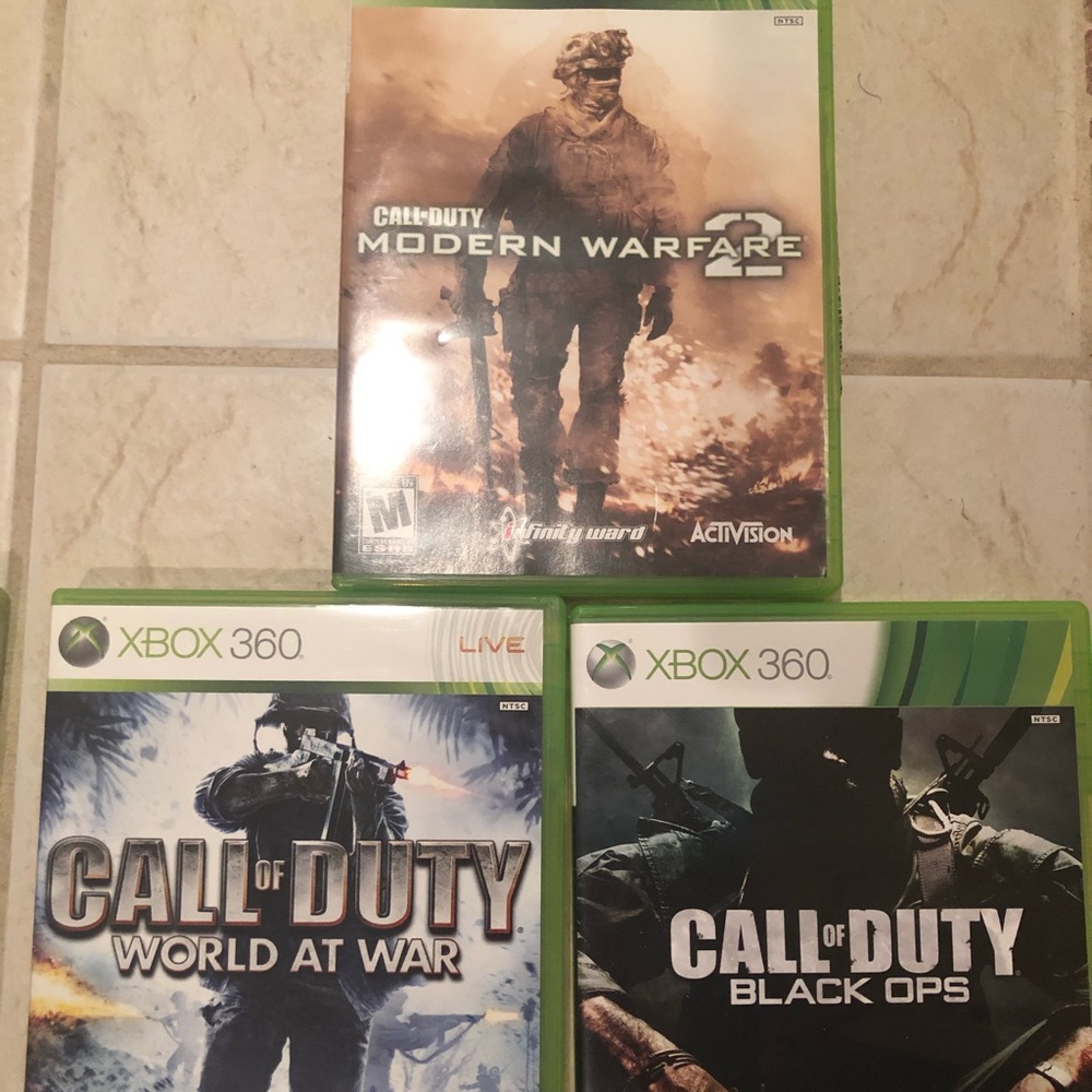 XBOX 360 CALL OF DUTY BUNDLE, 5 GAMES - Picture 3 of 4